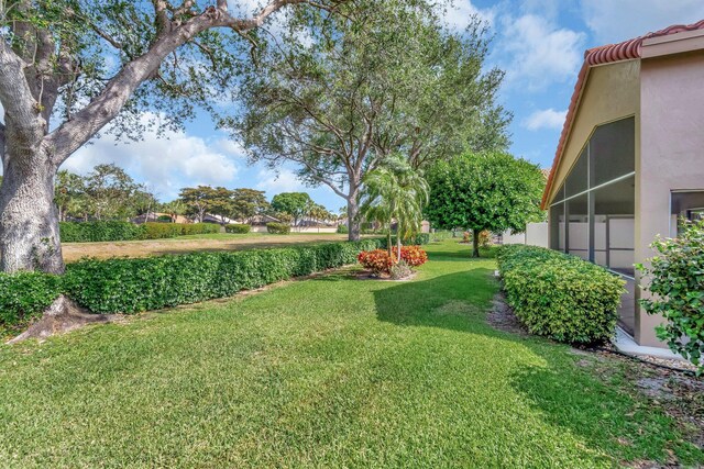 6661 Sherbrook Dr, Boynton Beach, FL 33437 - view of grassy yard