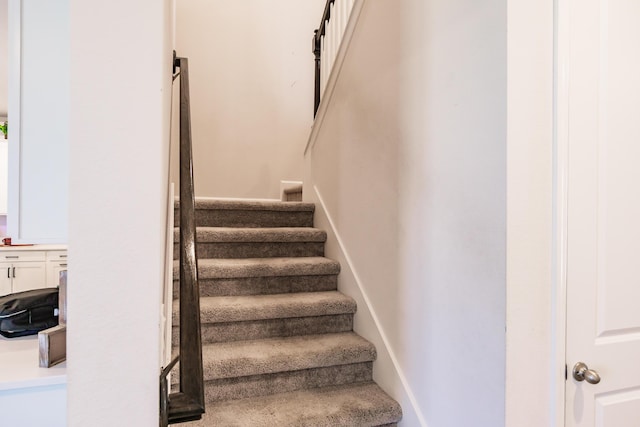 1123 Sugarwood St, Davenport, FL 33837 - view of stairs