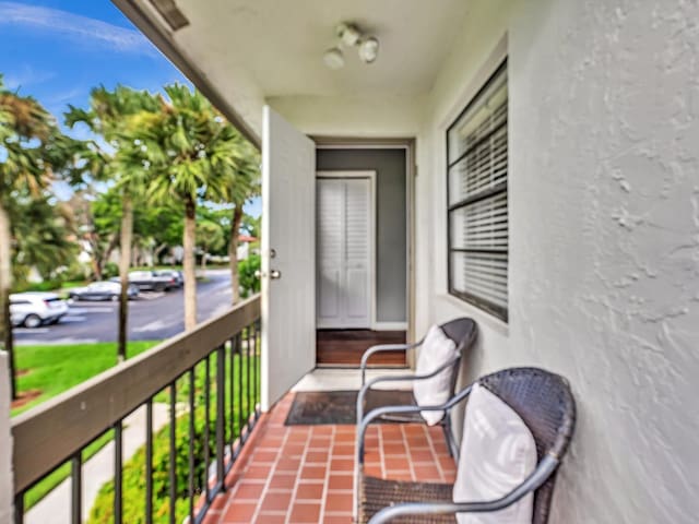 9199 Pecky Cypress Ln Unit 7H, Boca Raton, FL 33428 - view of balcony