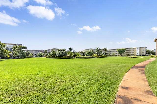2600 NE 1st Ln Unit 3110, Boynton Beach, FL 33435 - surrounding community featuring a yard
