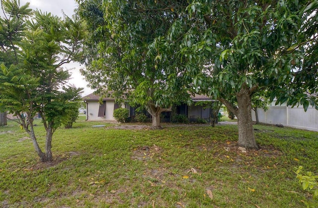 325 SE Bayview Ter, Port Saint Lucie, FL 34983 - view of yard