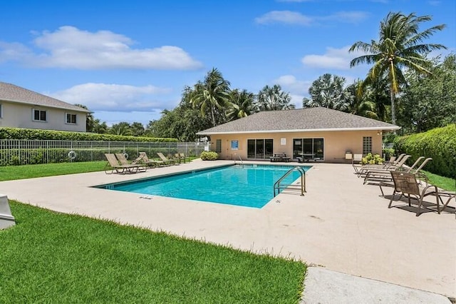 315 Spruce St, Boynton Beach, FL 33426 - community pool with a patio area