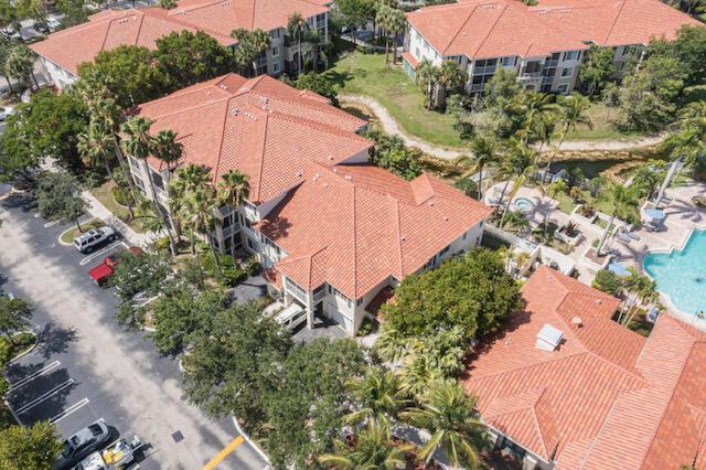 11765 W Atlantic Blvd Unit 1626, Coral Springs, FL 33071 - bird's eye view of a pool