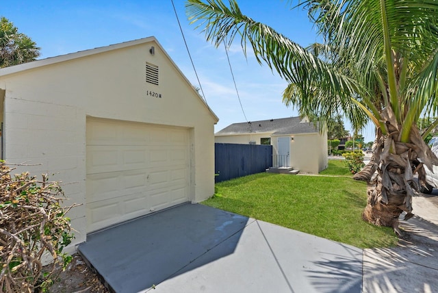 1420 Lake Ave, Lake Worth Beach, FL 33460 - detached garage with driveway