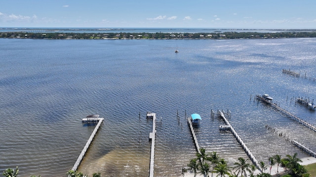 1600 SE Saint Lucie Blvd SE Unit 211, Stuart, FL 34996 - aerial view of a nearby body of water