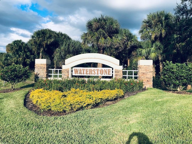 5117 Modeno St, Fort Pierce, FL 34951 - community / neighborhood sign featuring a yard