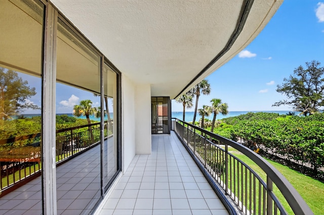 4000 N Ocean Dr Unit 204, Singer Island, FL 33404 - balcony featuring a water view