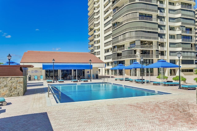 4000 N Ocean Dr Unit 204, Singer Island, FL 33404 - view of community pool