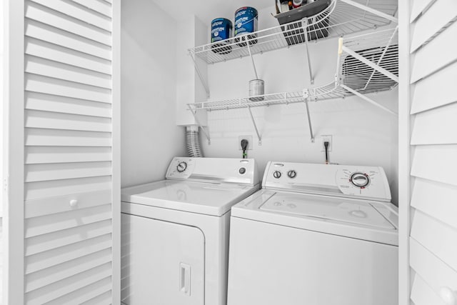 350 N Federal Hwy Unit 609, Boynton Beach, FL 33435 - washroom featuring washing machine and dryer
