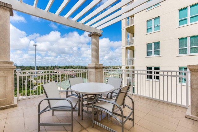 350 N Federal Hwy Unit 609, Boynton Beach, FL 33435 - balcony featuring outdoor dining area
