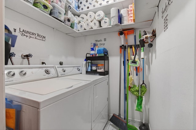 2520 SW Natura Blvd, Deerfield Beach, FL 33441 - laundry room with independent washer and dryer