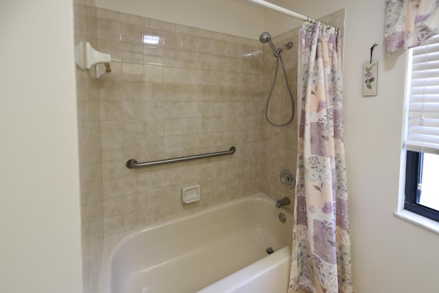 13116 SE Point O Woods Ct, Hobe Sound, FL 33455 - full bathroom featuring shower / bathtub combination with curtain