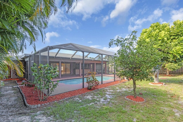 2774 SE Howell Ave, Port Saint Lucie, FL 34952 - swimming pool featuring glass enclosure