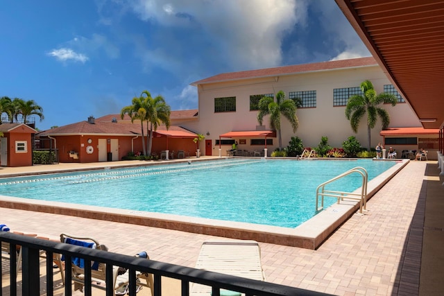 398 Mansfield Unit J, Boca Raton, FL 33434 - view of community pool