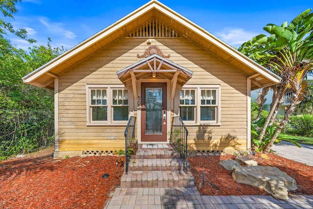 909 N L St, Lake Worth Beach, FL 33460 - view of bungalow-style house