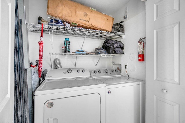 841 Summit Lake Dr, West Palm Beach, FL 33406 - laundry area featuring washing machine and dryer