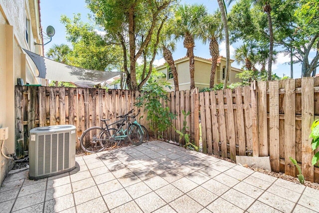 841 Summit Lake Dr, West Palm Beach, FL 33406 - fenced backyard featuring a patio