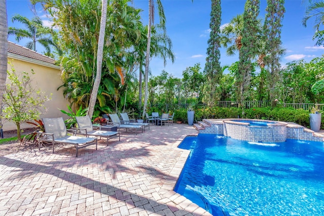 6404 Dorsay Ct, Delray Beach, FL 33484 - view of swimming pool with an in-ground hot tub and a patio