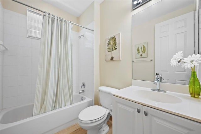 615 Castle Dr, Palm Beach Gardens, FL 33410 - full bathroom featuring vanity and shower / tub combo
