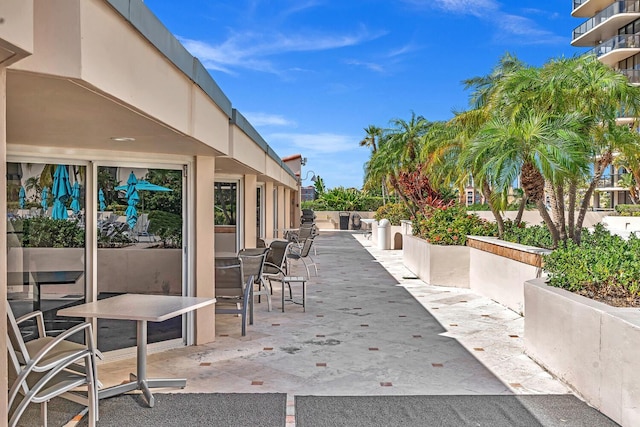 19667 Turnberry Way Unit 10C, Aventura, FL 33180 - view of patio
