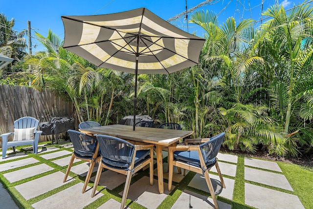 17742 Evangeline Ave, Jupiter, FL 33458 - view of patio with outdoor dining area