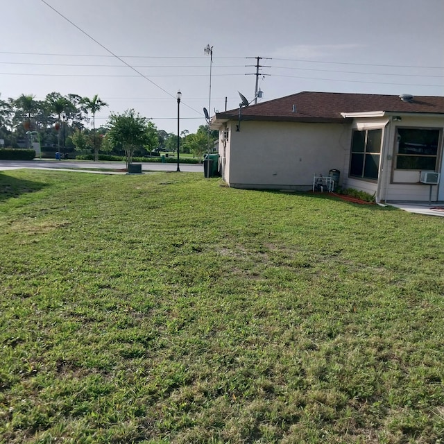 2482 SE Floresta Dr, Port Saint Lucie, FL 34984 - view of grassy yard