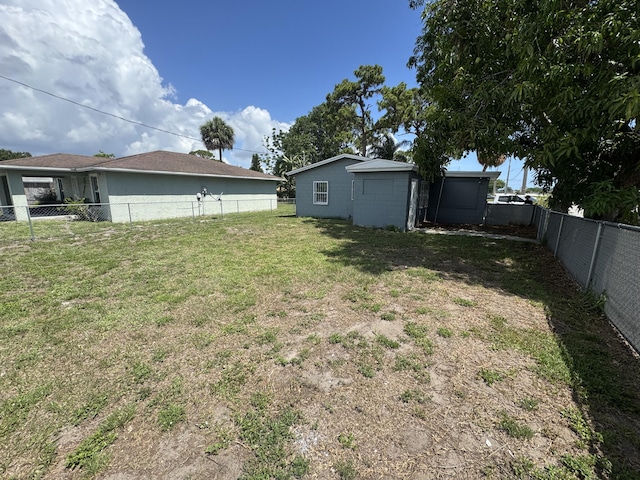 1801 N 25th St, Fort Pierce, FL 34947 - view of fenced backyard