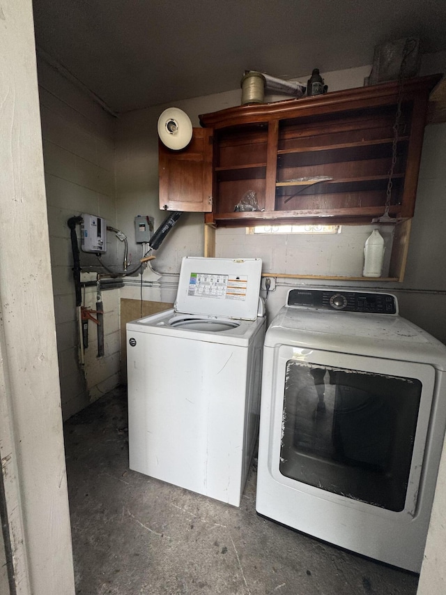 1801 N 25th St, Fort Pierce, FL 34947 - washroom featuring independent washer and dryer