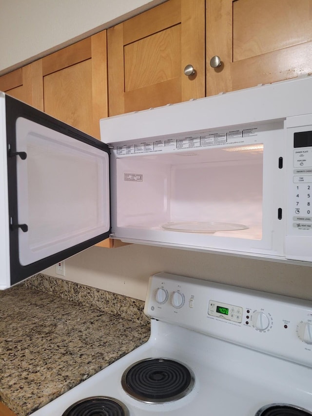 7891 Loomis St Unit 7891/7893, Lake Worth, FL 33462 - kitchen view of white appliances
