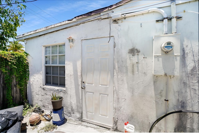 1395 SW 46 Th Ave, Fort Lauderdale, FL 33317 - doorway to property featuring stucco siding