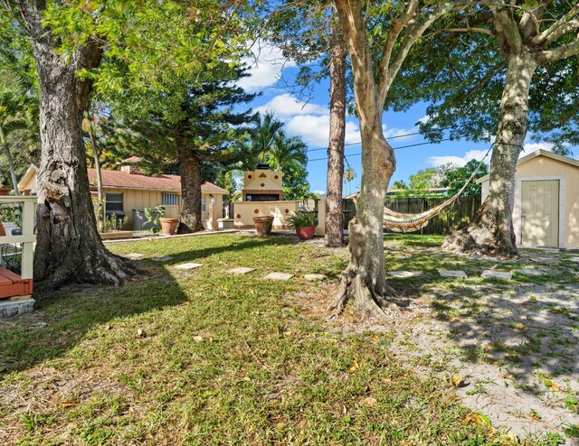 918 Grace Ave, Lake Worth, FL 33461 - view of yard with a shed