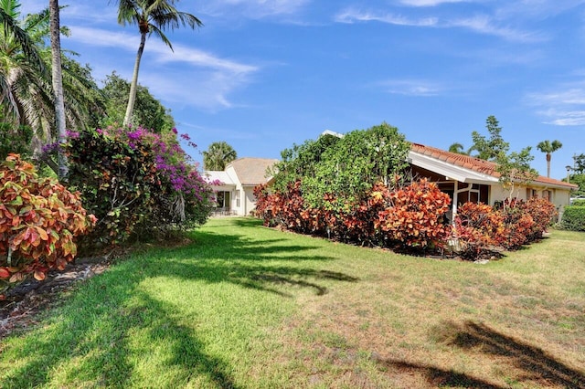 8140 Palm Gate Dr, Boynton Beach, FL 33436 - view of green lawn