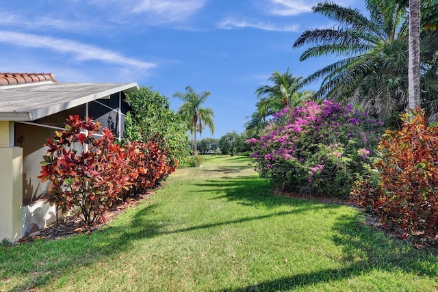 8140 Palm Gate Dr, Boynton Beach, FL 33436 - view of grassy yard