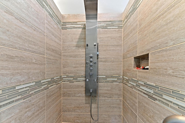 7486 Greenville Cir, Lake Worth, FL 33467 - bathroom with tiled shower
