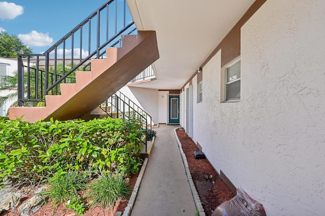 7 Greenway N Unit 111, Royal Palm Beach, FL 33411 - entrance to property with stucco siding