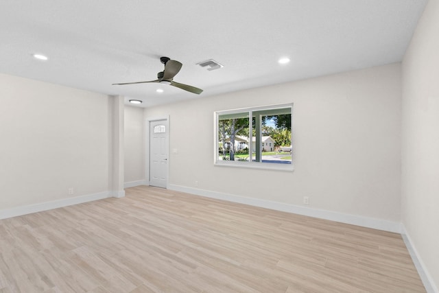 1522 Lance Rd, Jupiter, FL 33469 - unfurnished room featuring a ceiling fan, light wood-style floors, and recessed lighting