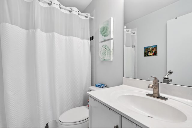 5086 Prairie Dunes Village Cir, Lake Worth, FL 33463 - bathroom featuring vanity and curtained shower