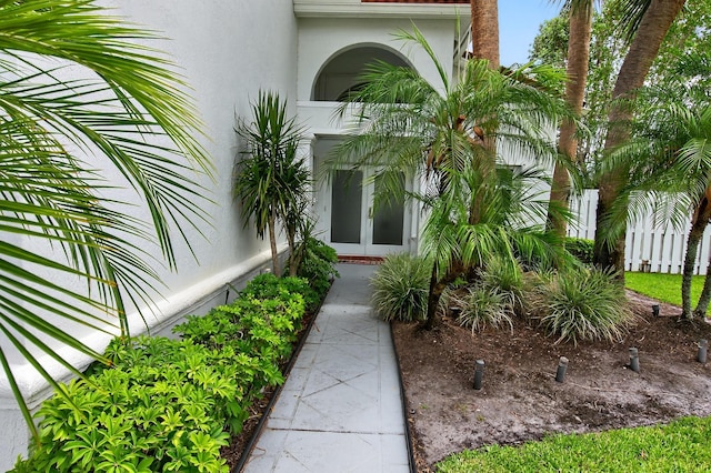 5086 Prairie Dunes Village Cir, Lake Worth, FL 33463 - doorway to property featuring stucco siding