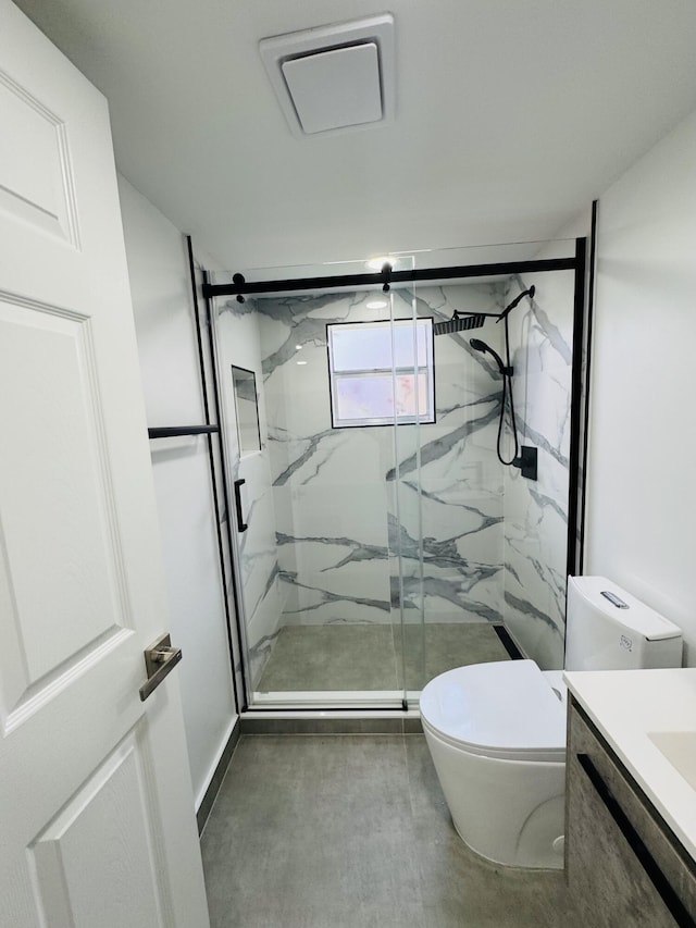 970 Normandy U, Delray Beach, FL 33484 - full bath with a marble finish shower and vanity