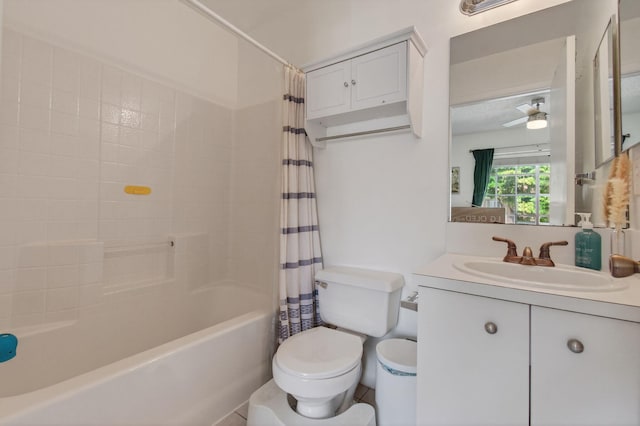 9931 Kamena Cir, Boynton Beach, FL 33436 - bathroom featuring shower / bath combo with shower curtain and vanity