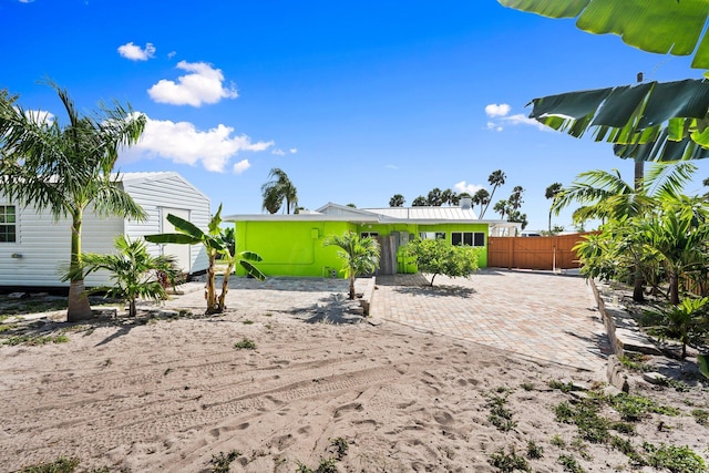 5203 S Indian River Dr, Fort Pierce, FL 34982 - view of yard