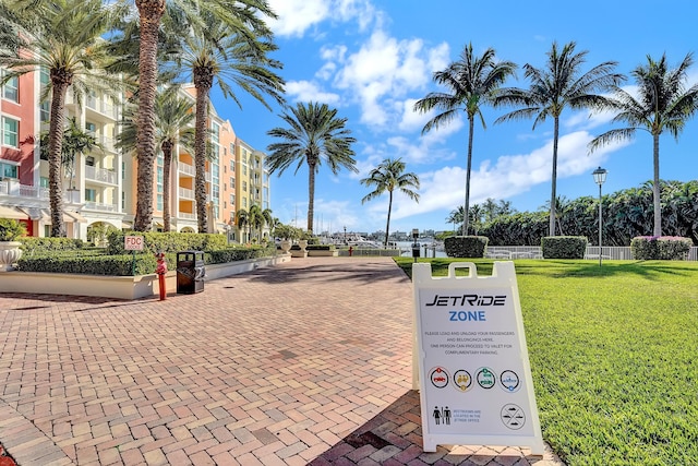 804 E Windward Way Unit 606, Lantana, FL 33462 - view of street with street lights