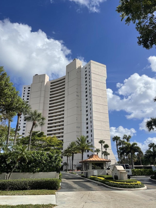 5200 N Flagler Dr Unit 1106, West Palm Beach, FL 33407 - view of building exterior