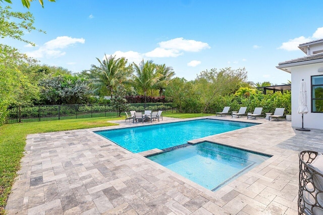 17432 Ponte Chiasso Dr, Boca Raton, FL 33496 - view of swimming pool with a patio and a pool with connected hot tub