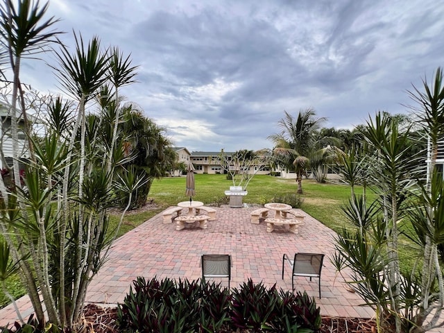 304 Sheffield M, West Palm Beach, FL 33417 - view of patio / terrace