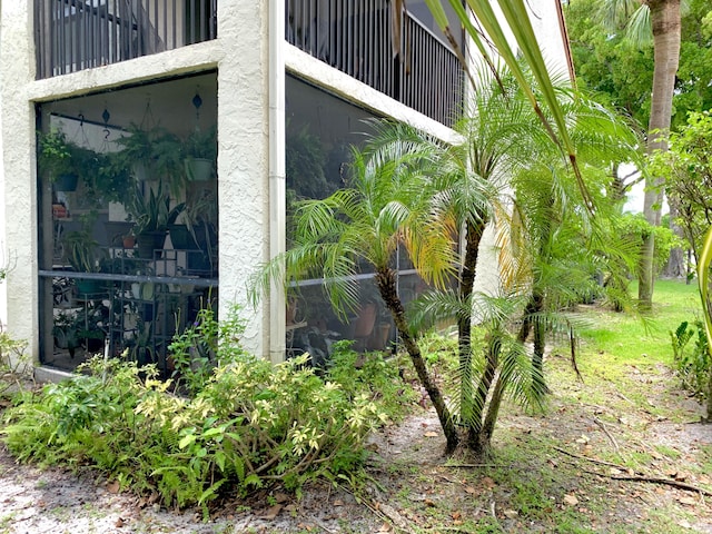 101 Liberty Ct, Deerfield Beach, FL 33442 - exterior view of stucco siding