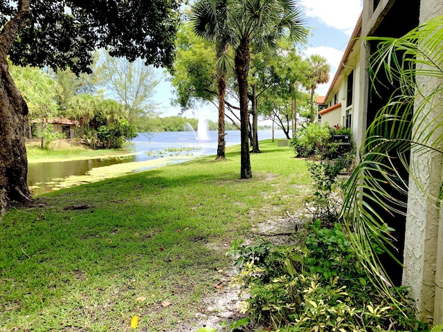 101 Liberty Ct, Deerfield Beach, FL 33442 - view of grassy yard featuring a water view
