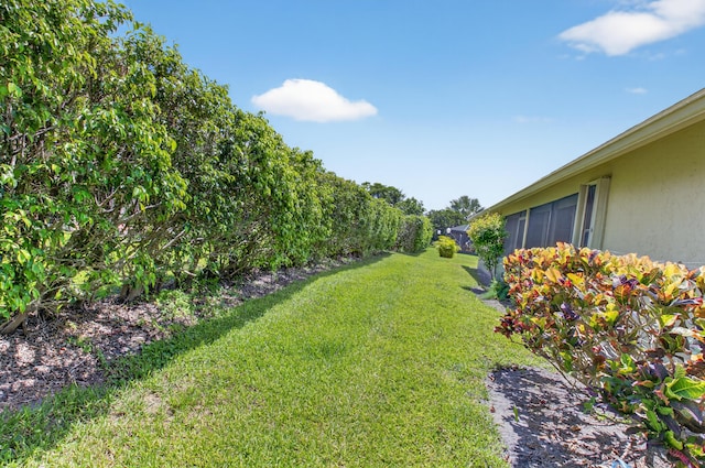 2915 NW 14th St, Delray Beach, FL 33445 - view of grassy yard