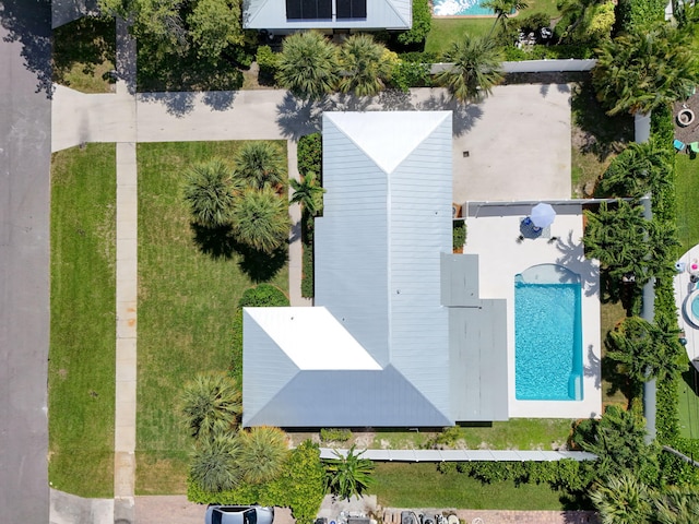 131 Cruiser Rd S, North Palm Beach, FL 33408 - bird's eye view of a pool area