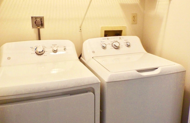 3350 Perimeter Dr Unit 1323, Greenacres, FL 33467 - washroom with washer and clothes dryer